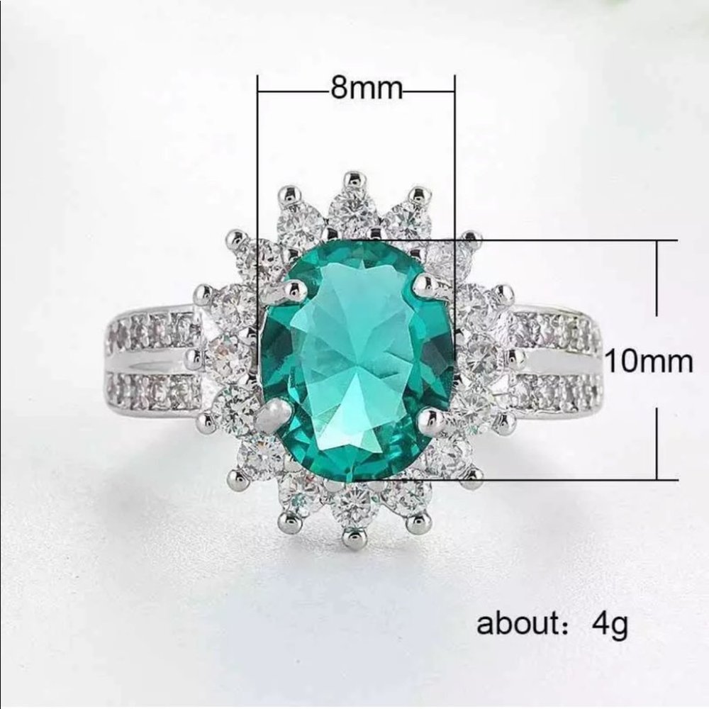 Sterling Silver Oval Cut Emerald Ring - Picture 2 of 3